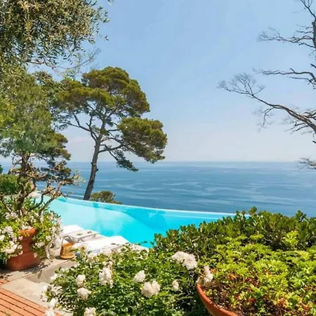 6bdr With Private Pool In *